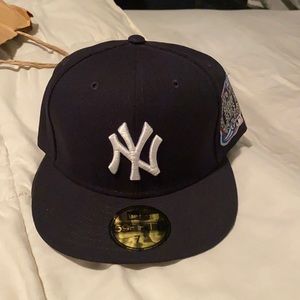 BRAND NEW YANKEE FITTED CAPS (NEVER WORN)
